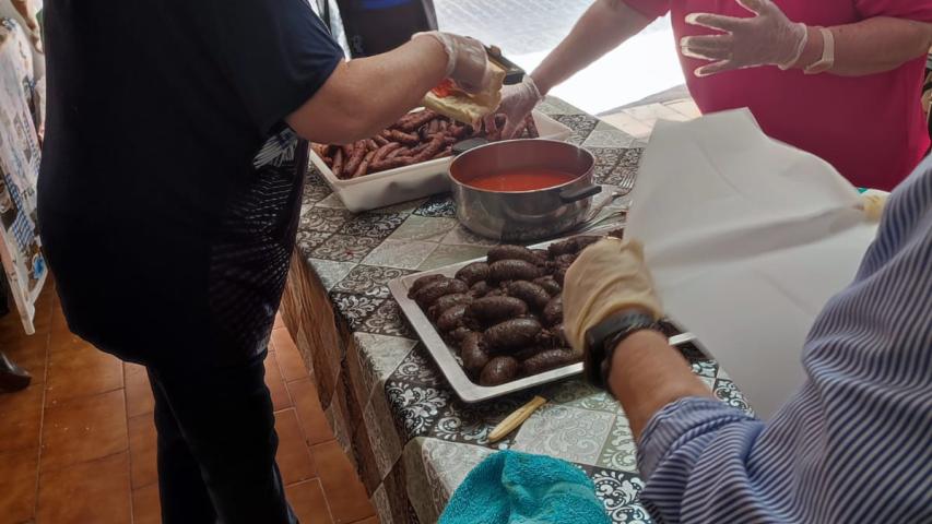 Cena solidaria en la comarcal de Sagunto de Manos Unidas Valencia.