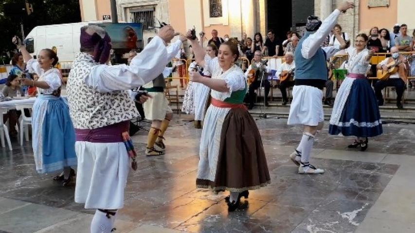 Grup de Danses Sant Vicent Ferrer durante su magnífica actuación.