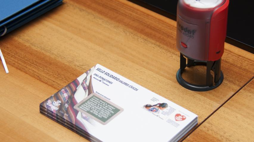 Correos y Manos Unidas presentan el primer sello solidario. Foto: Correos