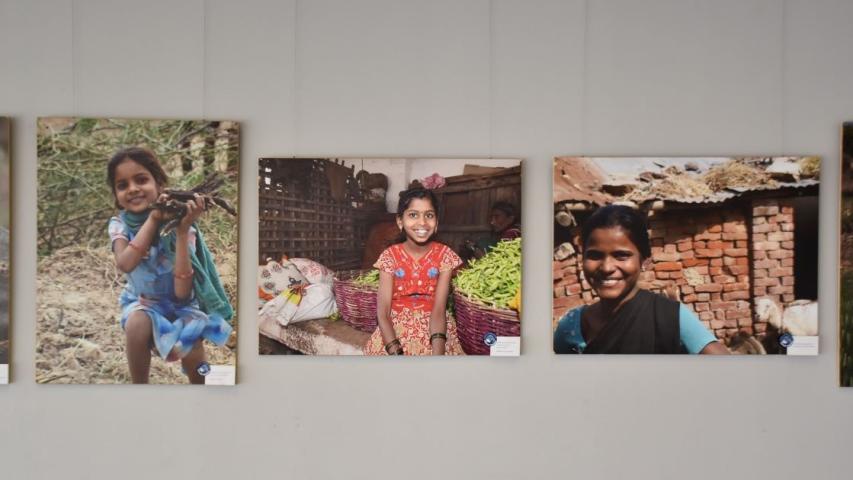 Exposición 24 horas en la vida de una mujer del siglo XXI en India, de Manos Unidas Valencia