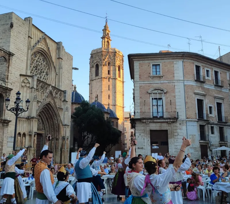 Grup de Danses Sant Vicent Ferrer durante su magnífica actuación.