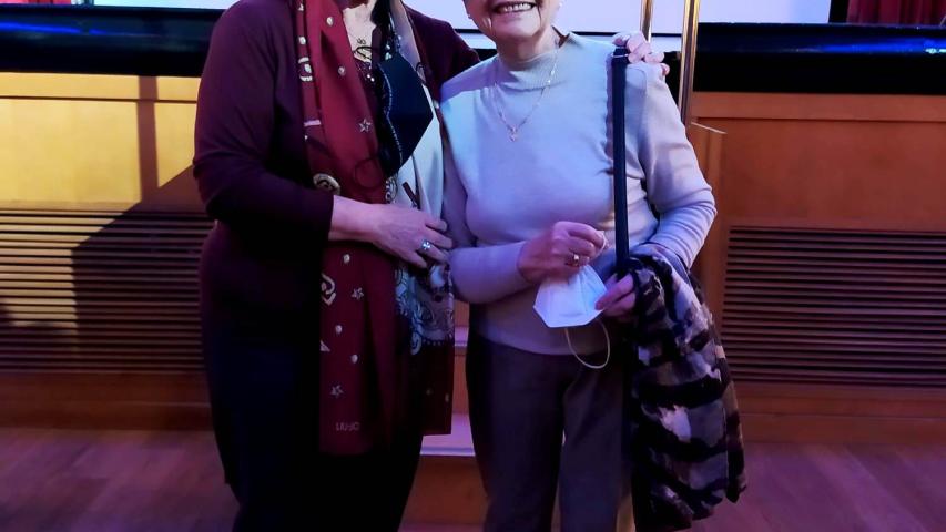 Ana Ruiz  junto a María Salort, de Oliva, una de nuestras más antiguas voluntarias comarcales. Un ejemplo a seguir. .