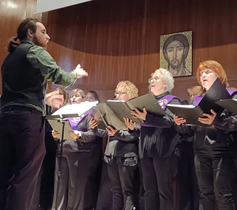 actuacion coro universidad alcala de henares