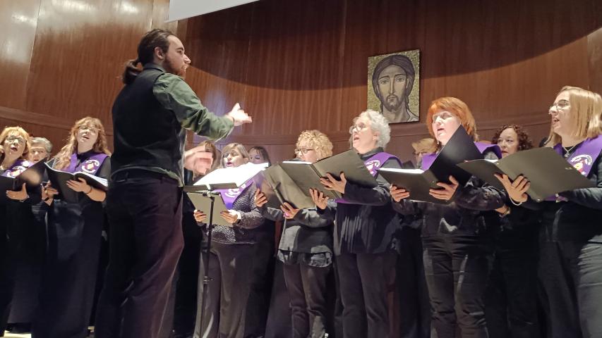actuacion coro universidad alcala de henares