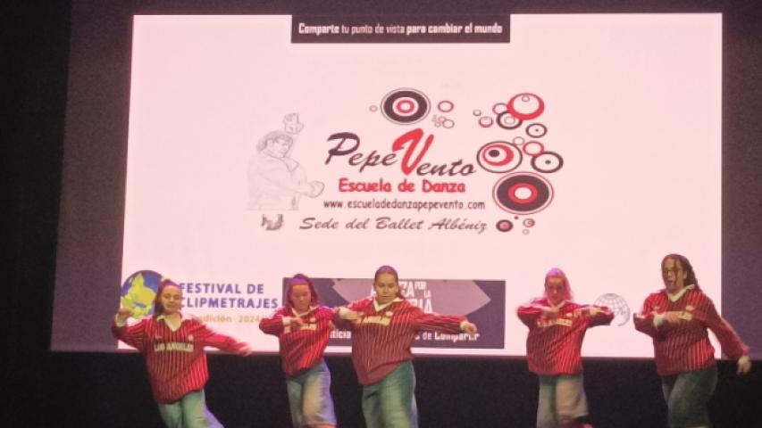 actuacion de chicas de la escuela ballet pepe vento alcala de henares