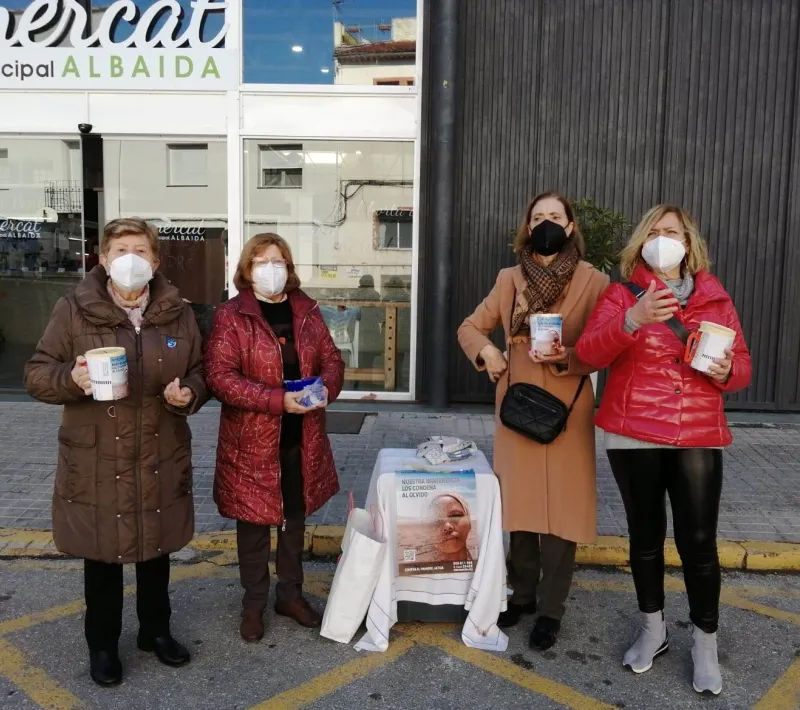 Las voluntarias de Manos Unidas en Albaida en el Día de Mercado.
