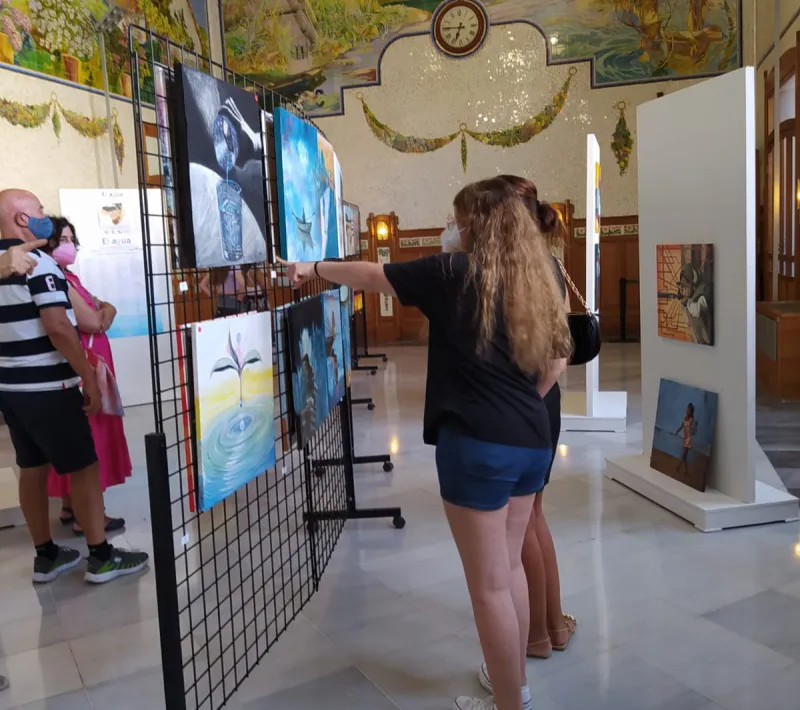 Ambiente de la sala de Exposiciones en la Estación del Norte.
