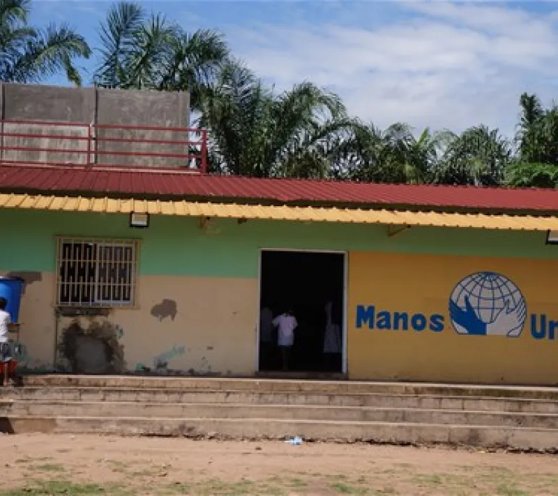 Mejora de instalaciones de escuela primaria en Kangandala (Angola)