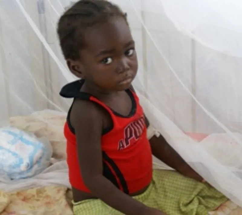 Bebé en un hospital de Angola