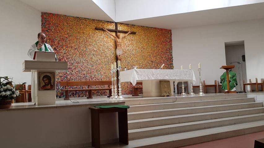 Los Misioneros Combonianos anuncian la campaña 2021 de Manos Unidas en la parroquia de Santa María de Majadahonda