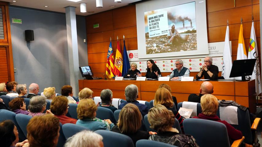 Manos Unidas Valencia presentación campaña "Quién más sufre el maltrato al planeta no eres tú"