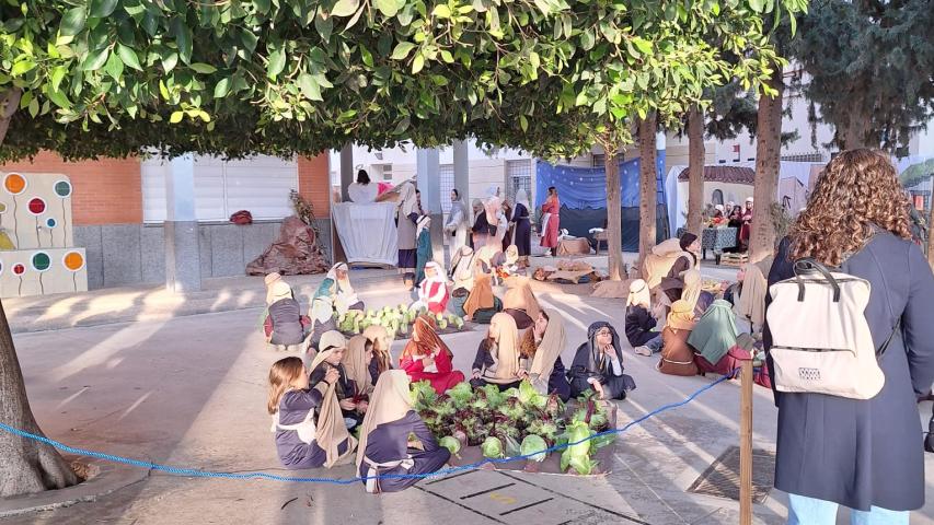 Manos Unidas visita el Belén Viviente del Colegio San Vicente de Paúl de Cartagena