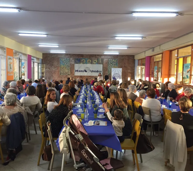 Más de 140 personas asistieron a la Merienda Solidaria