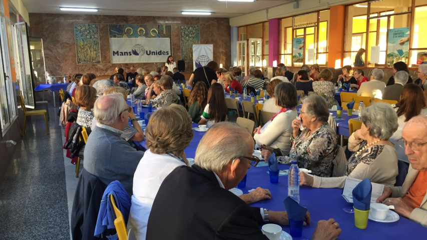 Más de 140 personas asistieron a la Merienda Solidaria