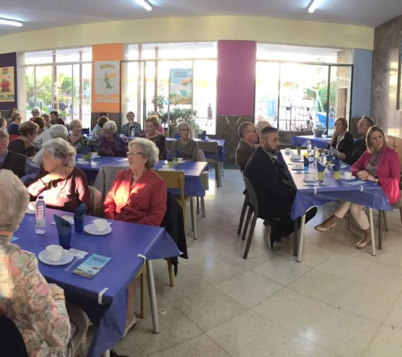 Más de 140 personas asistieron a la Merienda Solidaria