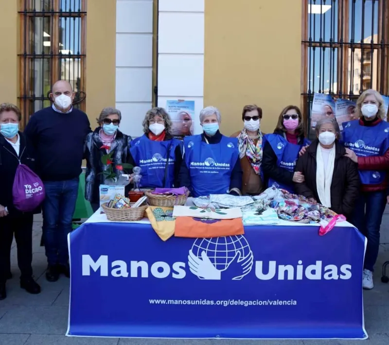 El alcalde de Burjassot, Rafael García, asistió a esta jornada solidaria en favor de Manos Unidas.