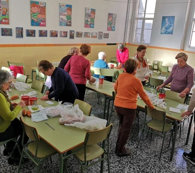 La delegación comarcal de Manos Unidas Valencia en Carcaixent organiza un bocadillo solidario.
