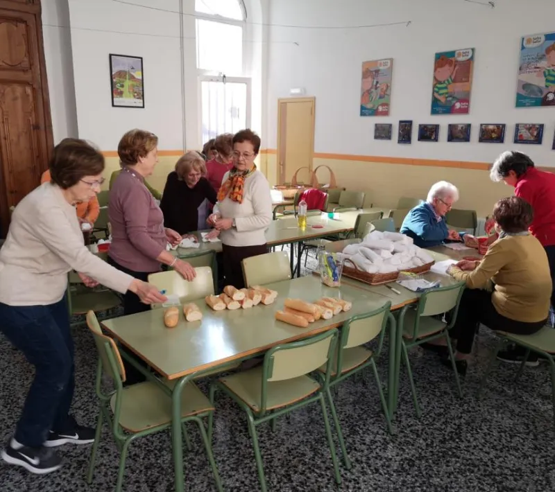 La delegación comarcal de Manos Unidas Valencia en Carcaixent organiza un bocadillo solidario.