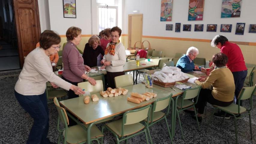 La delegación comarcal de Manos Unidas Valencia en Carcaixent organiza un bocadillo solidario.