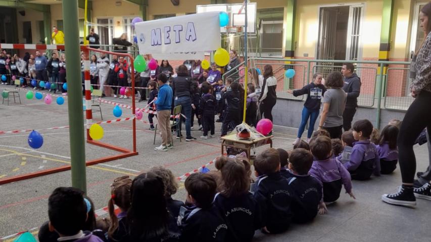 Carrera solidaria en el colegio Asunción de Vallecas a favor de Manos Unidas
