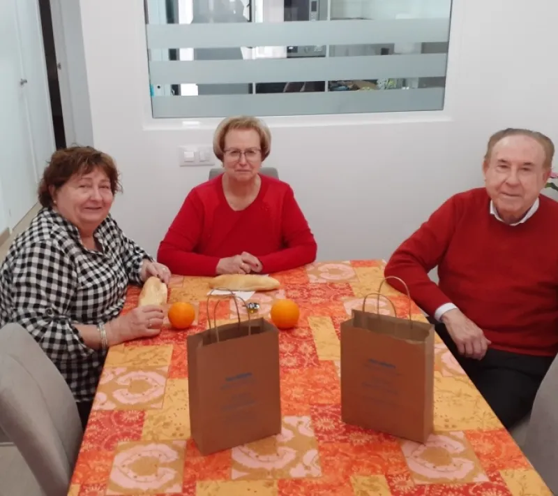 cena del hambre familia feligreses