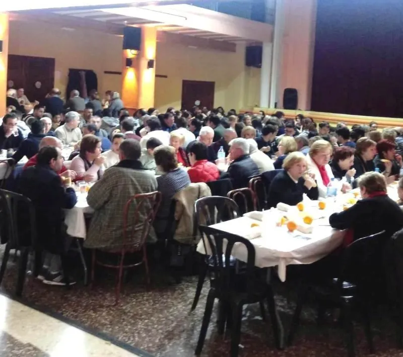 El número de asistentes de la Cena del Hambre de Puçol se ha incrementado bastante respecto al año anterior.