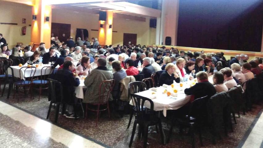 El número de asistentes de la Cena del Hambre de Puçol se ha incrementado bastante respecto al año anterior.