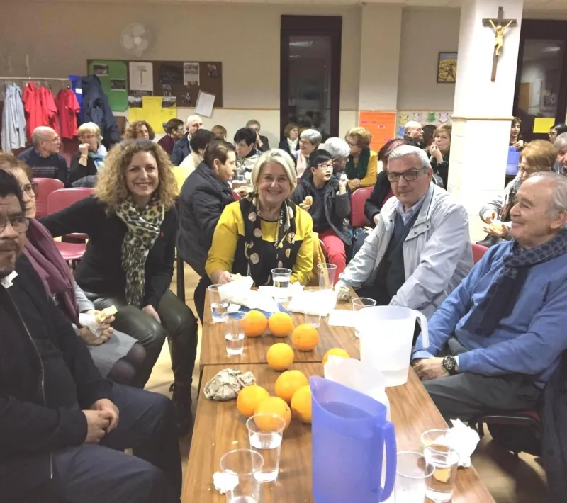 Cena del Hambre en la delegación comarcal de Pego, donde acudió la delegada y el vicedelegado de Manos Unidas Valencia junto con el misionero.