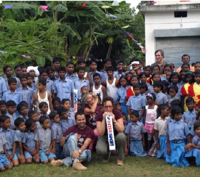 Centro educativo para niños tribales