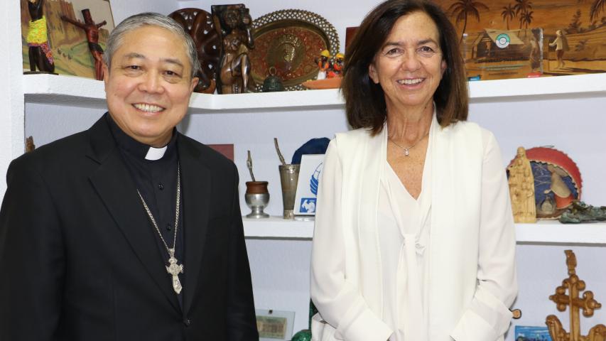 El Nuncio Apostólico visita Manos Unidas. Foto: Manos Unidas/Javier Mármol