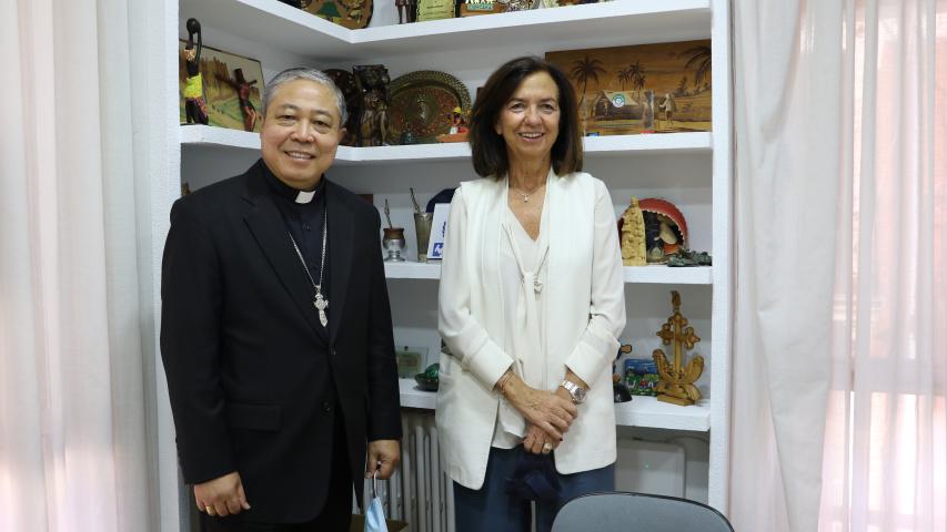 El Nuncio Apostólico visita Manos Unidas. Foto: Manos Unidas/Javier Mármol