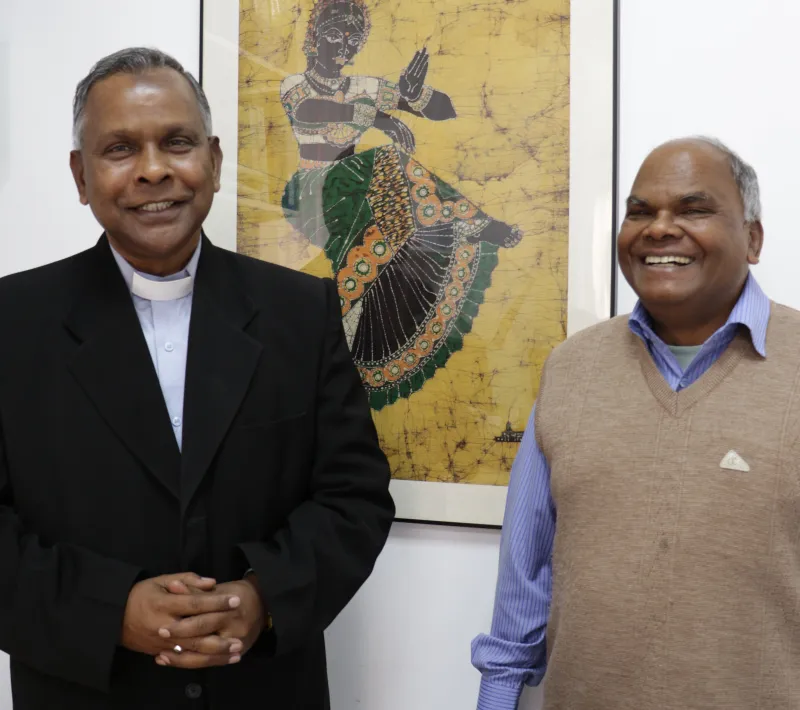 El obispo de Tezpur (izda) Michael Aquasius Toppo y Father Xavier Lakra, en su visita a Manos Unidas