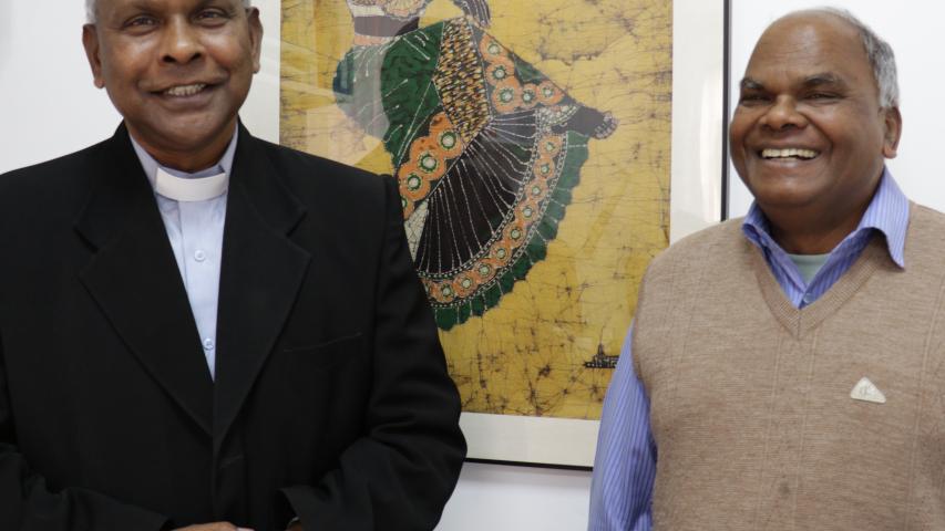 El obispo de Tezpur (izda) Michael Aquasius Toppo y Father Xavier Lakra, en su visita a Manos Unidas