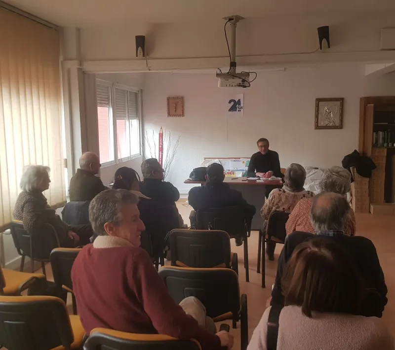 Charla del consiliario de Manos Unidas Madrid en los Lunes de Formación