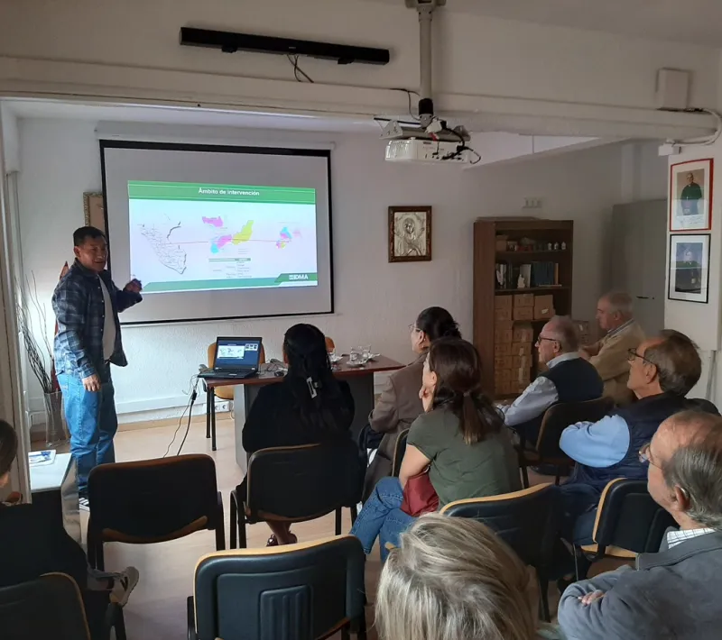 Charla de nuestro socio local IDMA de Perú en Manos Unidas Madrid