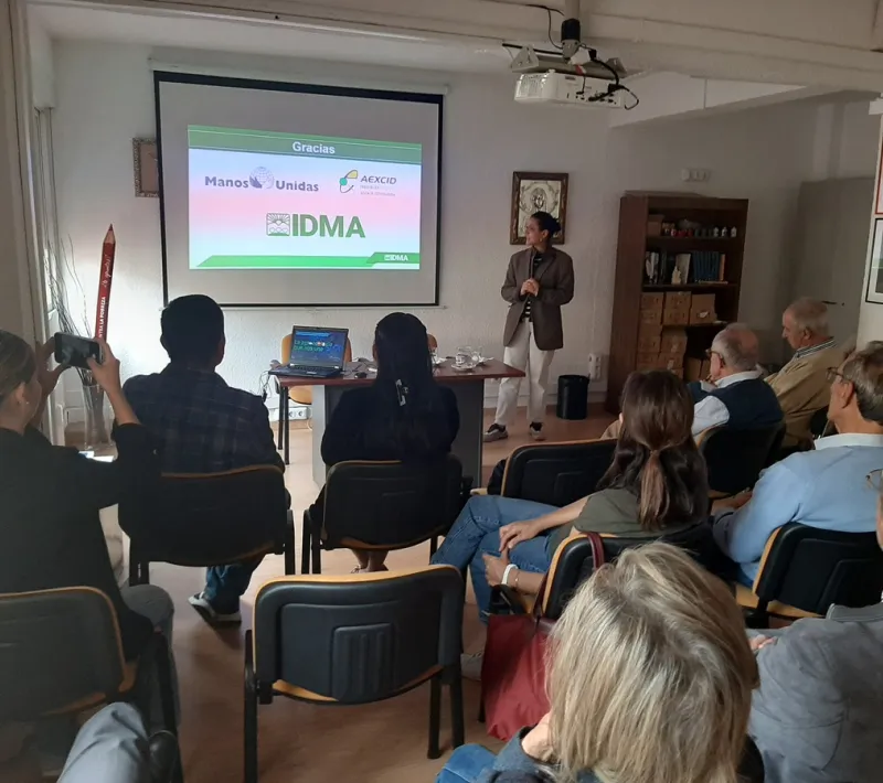 Charla de nuestro socio local IDMA de Perú en Manos Unidas Madrid