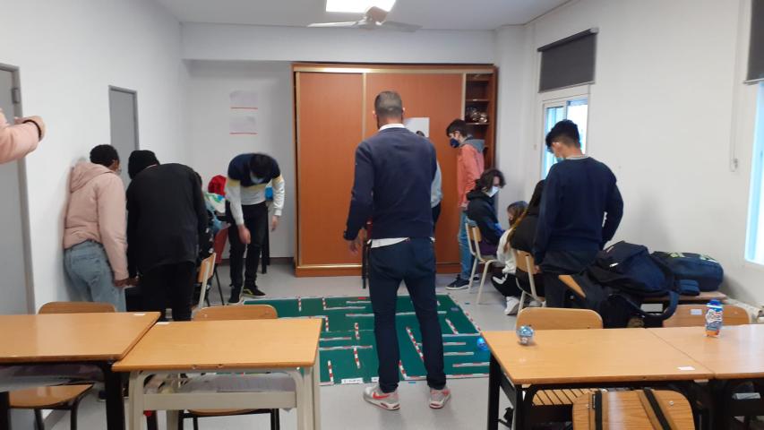 Los alumnos han mostrado mucho interés por la actividad de robótica promovida por Manos Unidas Valencia con el apoyo de la Generalitat Valenciana.