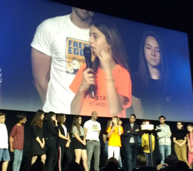 Alumnos en la gala clipmetrajes
