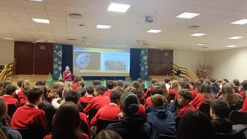 Charla de Manos Unidas Madrid en el Dia de la Solidaridad del colegio El Valle Las Tablas