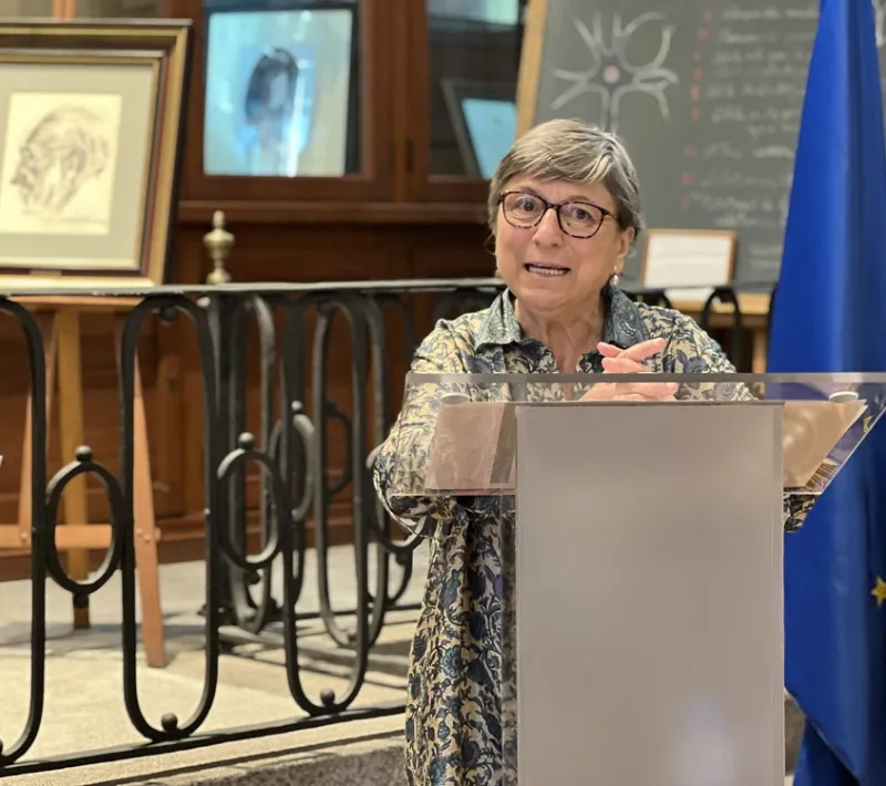 Nuestra delegada en la entrega de Ayuda a la Cooperación del ICOMEM a Manos Unidas Madrid