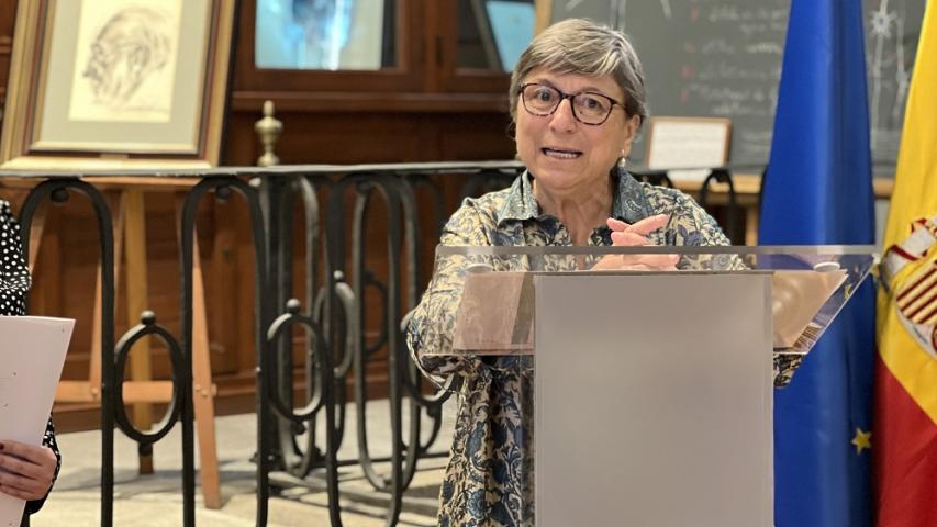 Nuestra delegada en la entrega de Ayuda a la Cooperación del ICOMEM a Manos Unidas Madrid