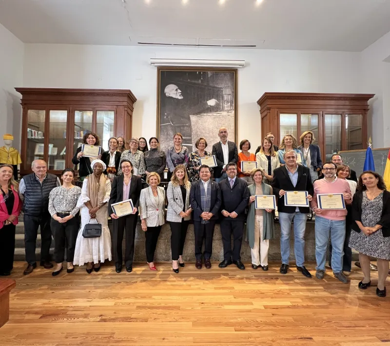 Entrega de Ayuda a la Cooperación del ICOMEM a Manos Unidas Madrid