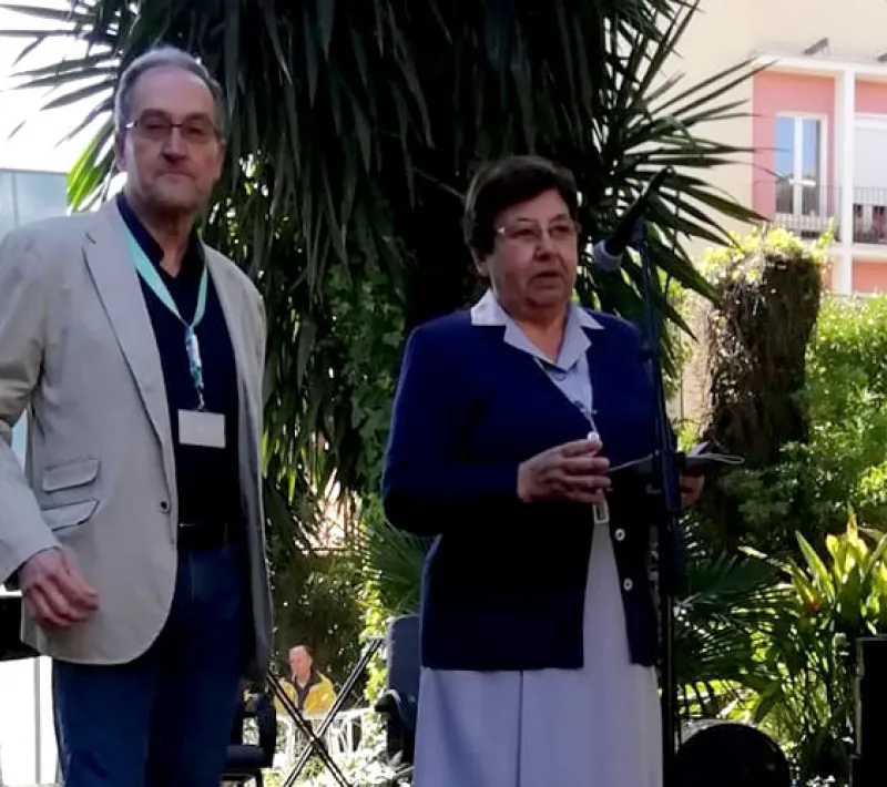 Sor Luz Divina Sánchez, superiora local, y José Román López, Director-Gerente del Hospital Mare de Déu de la Mercè