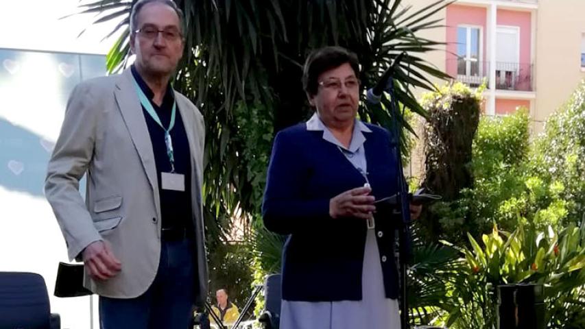 Sor Luz Divina Sánchez, superiora local, y José Román López, Director-Gerente del Hospital Mare de Déu de la Mercè