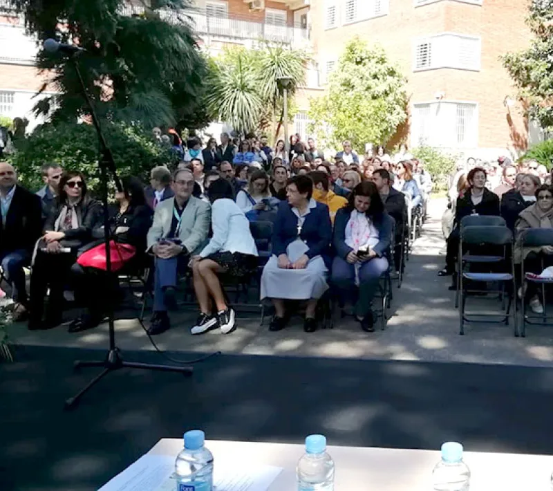 Imagen del público asistente al coloquio "Solidaridad y voluntariado. Valores en la Sociedad" justo antes de comenzar el acto