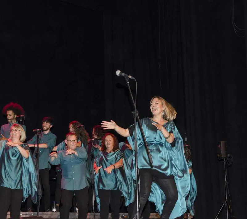 El público entusiasmado participó en el concierto