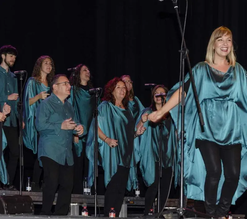 El público entusiasmado participó en el concierto