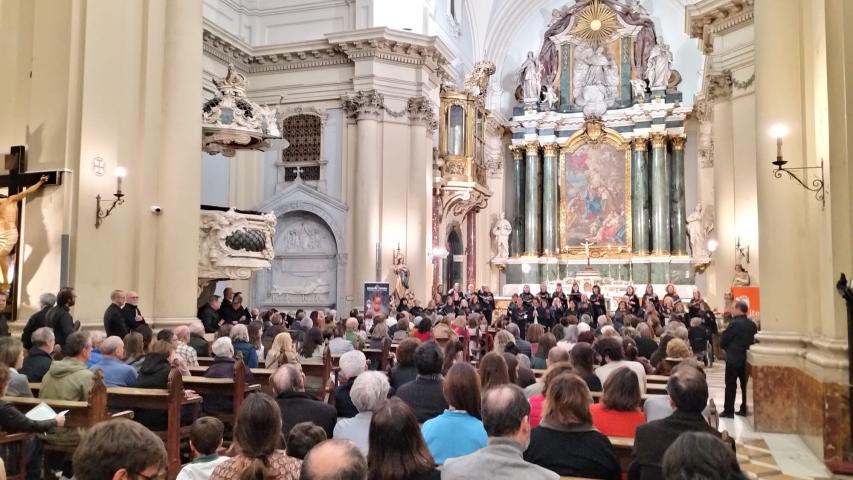 Concierto de la coral ITER en la parroquia de Sta. Bárbara a favor de Manos Unidas