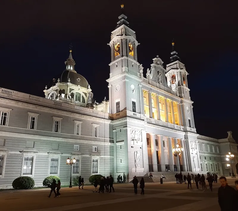 Concierto Sacro en la catedral de la Almudena a beneficio de Manos Unidas