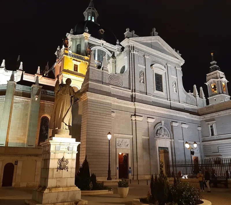 Concierto Sacro en la catedral de la Almudena a beneficio de Manos Unidas